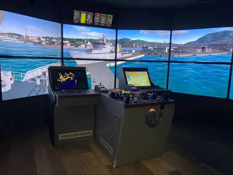 Simulateur pont de frégate sur la base navale de toulon